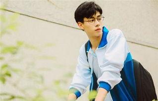 娱乐吃瓜酱前男友衣服,时尚与个性的完美结合 第2张 娱乐吃瓜酱前男友衣服,时尚与个性的完美结合 第2张